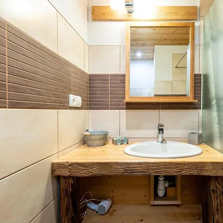La Poya Apartment *